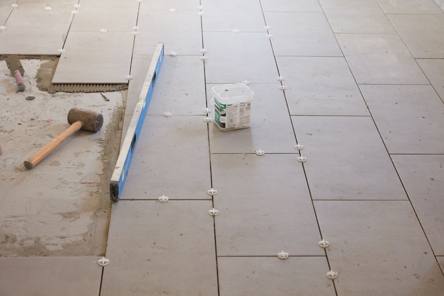 FLOOR TILER